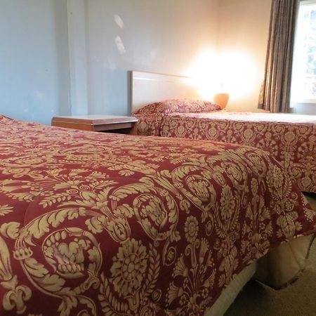 פורטלנד Madison Suites Motel מראה חיצוני תמונה