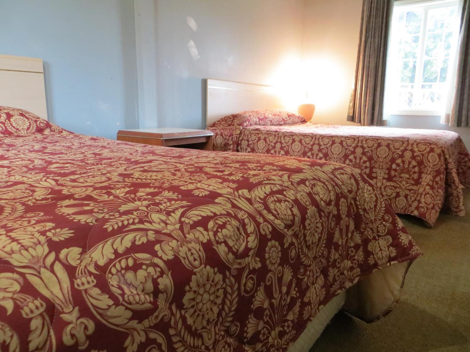 פורטלנד Madison Suites Motel מראה חיצוני תמונה