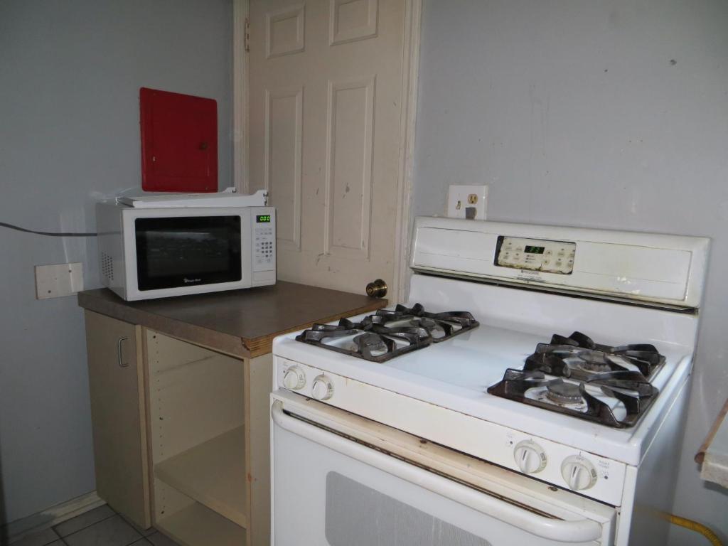 פורטלנד Madison Suites Motel מראה חיצוני תמונה