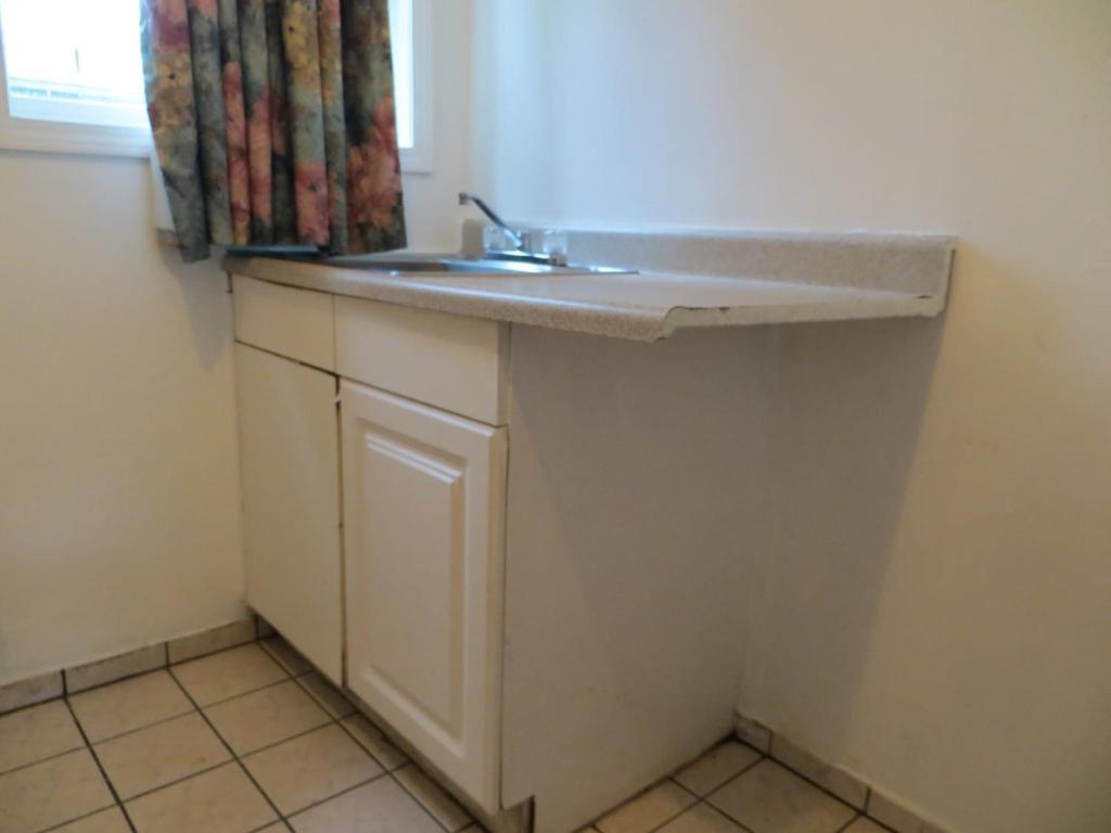 פורטלנד Madison Suites Motel מראה חיצוני תמונה