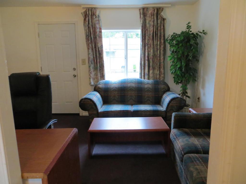 פורטלנד Madison Suites Motel חדר תמונה