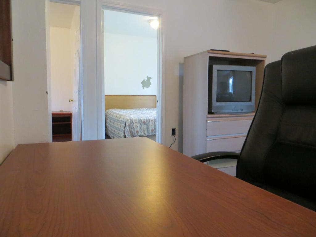 פורטלנד Madison Suites Motel מראה חיצוני תמונה